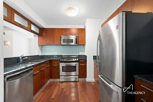 $9,500 | 121 East 23rd Street, Unit 10C | Flatiron