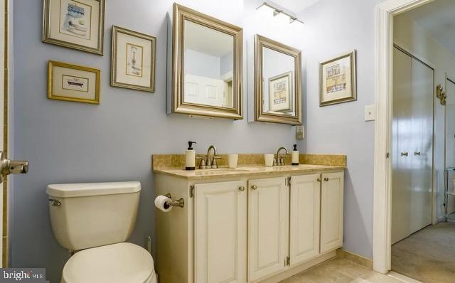 532 Canterbury Road Norristown, PA 19403 - Photo 10 of 22 Charming bathroom with coastal decor.