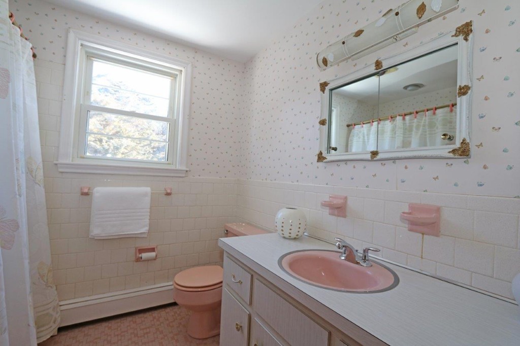 65 Sunset Hill Road Boston, MA 02132 - Photo 8 of 16 Gallery Image 8