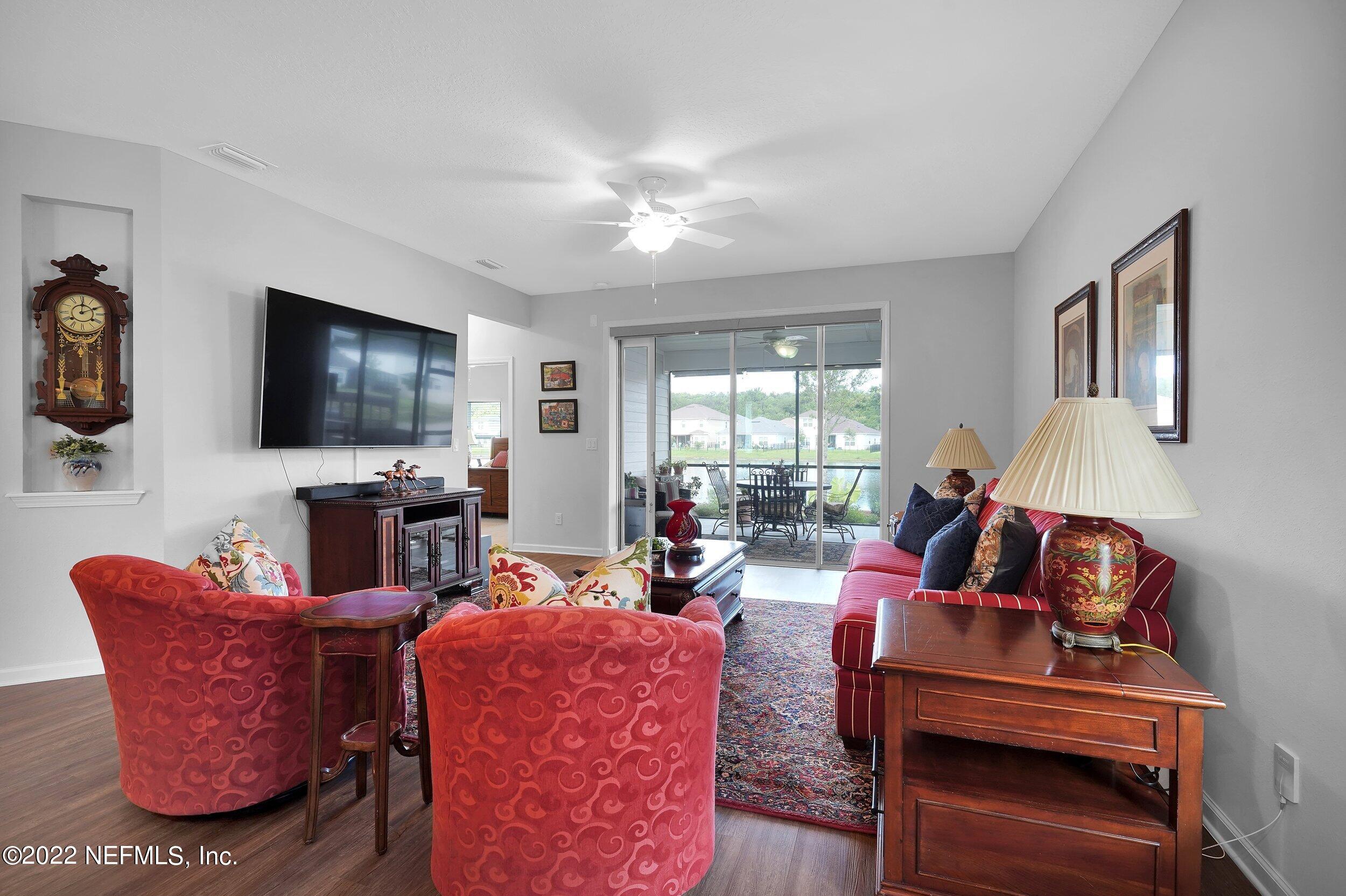 9962 Kevin Road Jacksonville, FL 32257 - Photo 13 of 31 Living Room
