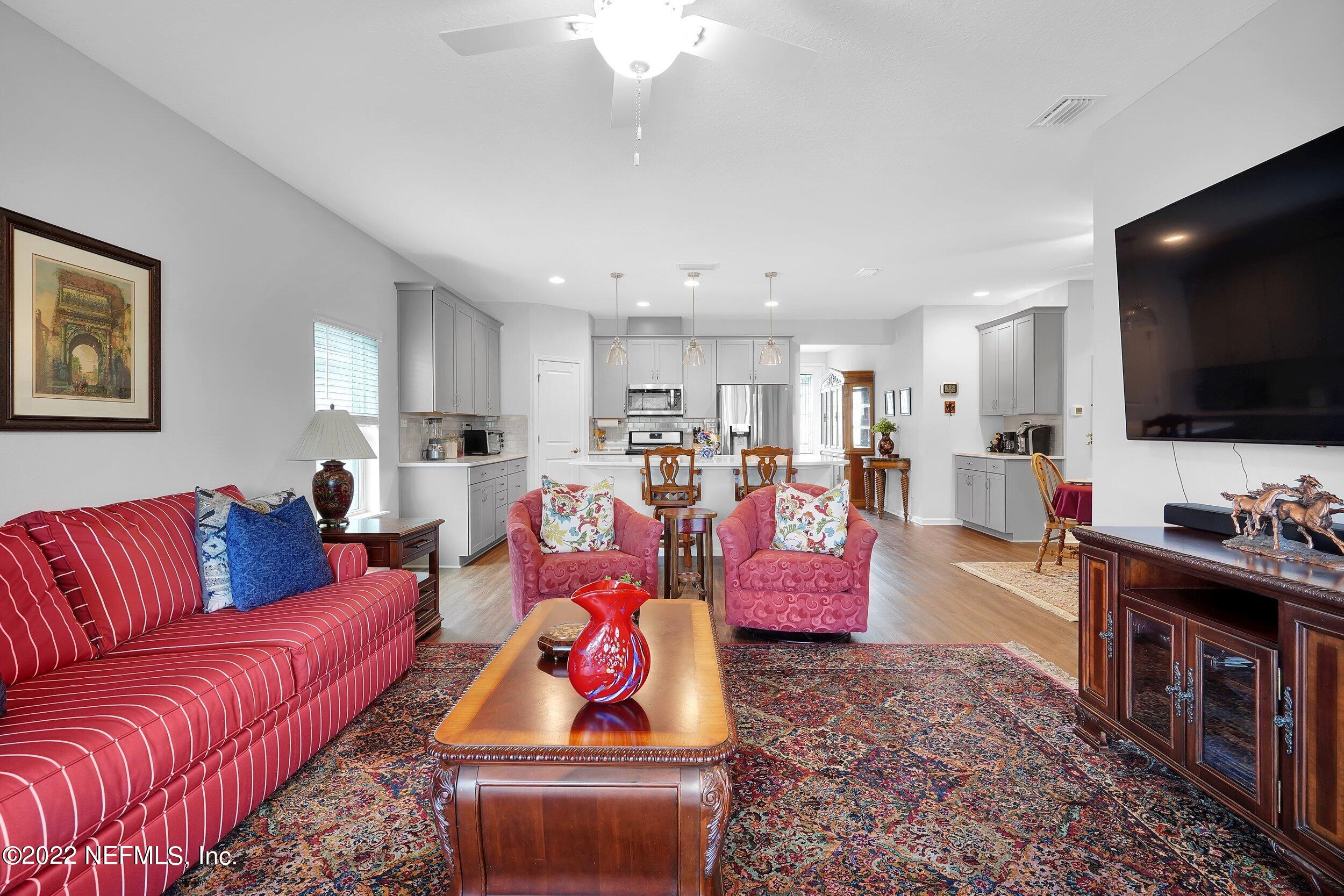 9962 Kevin Road Jacksonville, FL 32257 - Photo 15 of 31 Living Room