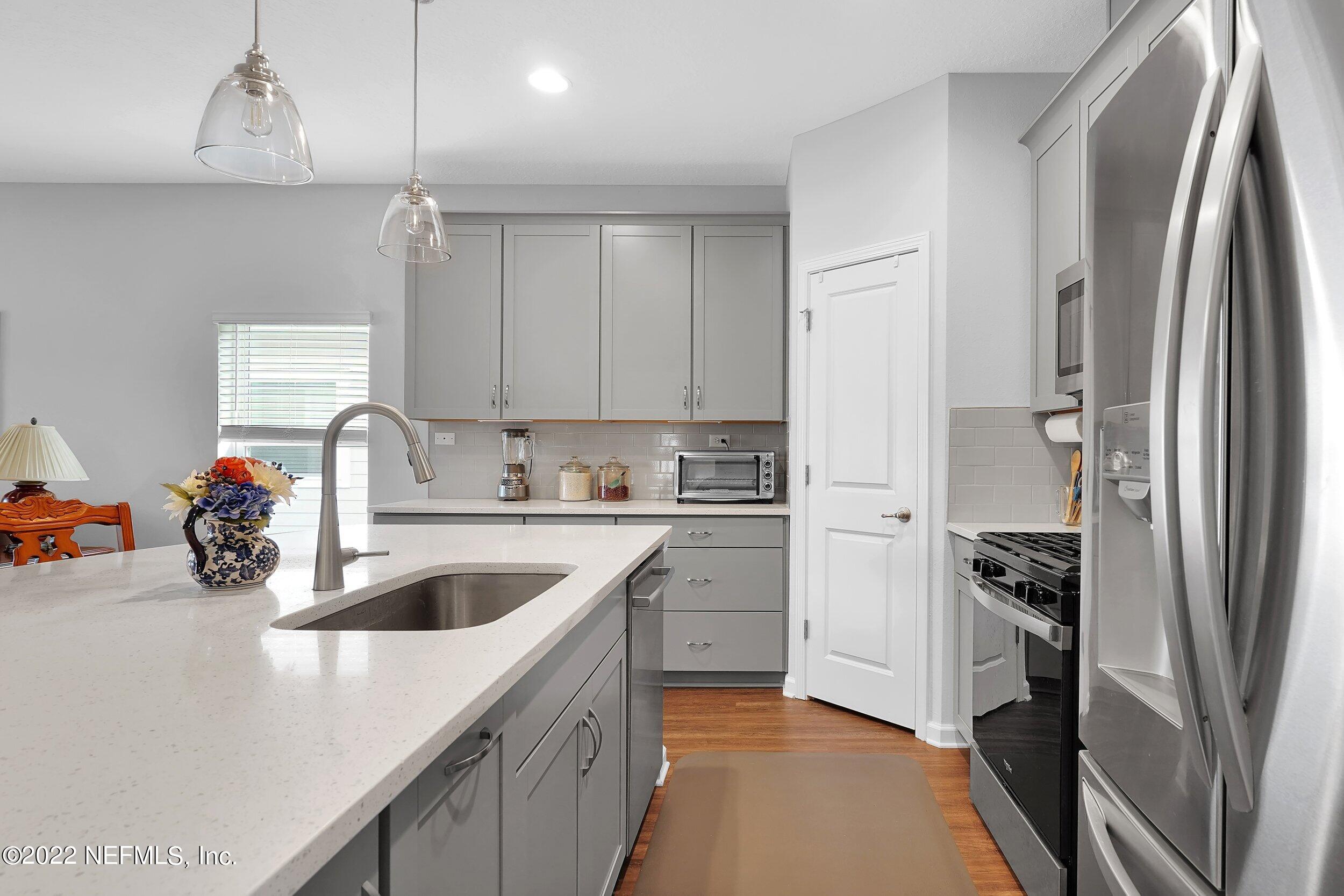 9962 Kevin Road Jacksonville, FL 32257 - Photo 8 of 31 SS appliances