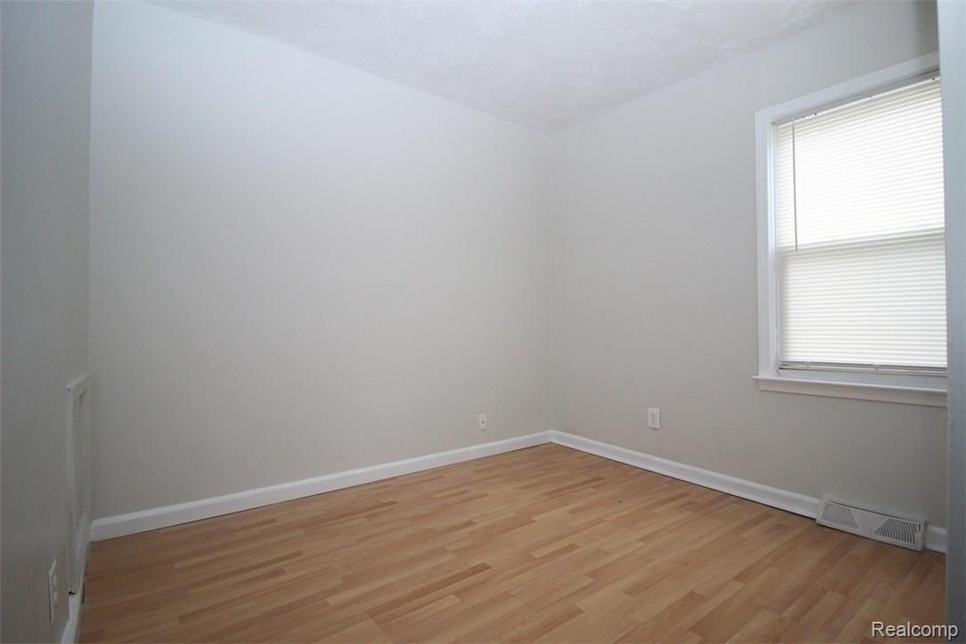 7074 Toepfer Road Warren, MI 48091 - Photo 6 of 15 6 Bedroom 1.JPG