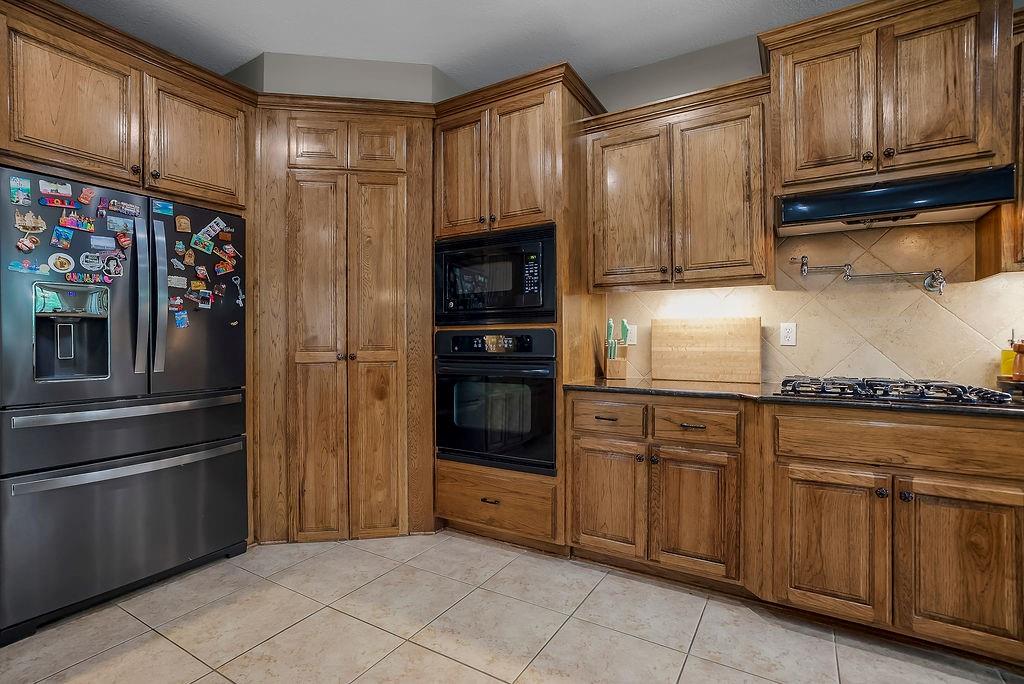 10877 South Barth Road Olathe, KS 66061 - Photo 13 of 49