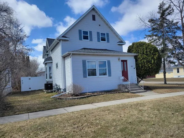 $182,500 | 933 North Labree Avenue, Thief River Falls, MN 56701