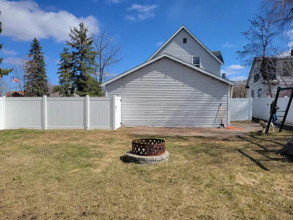 $182,500 | 933 North Labree Avenue, Thief River Falls, MN 56701