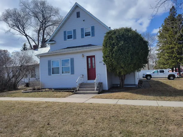 $182,500 | 933 North Labree Avenue, Thief River Falls, MN 56701