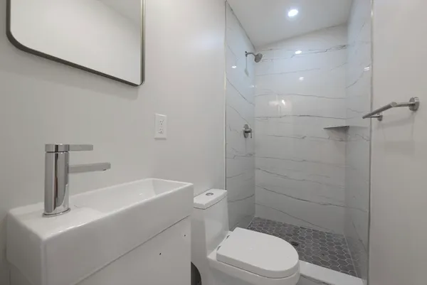 $5,000 | 3 Appian Place, Boston, MA 02128