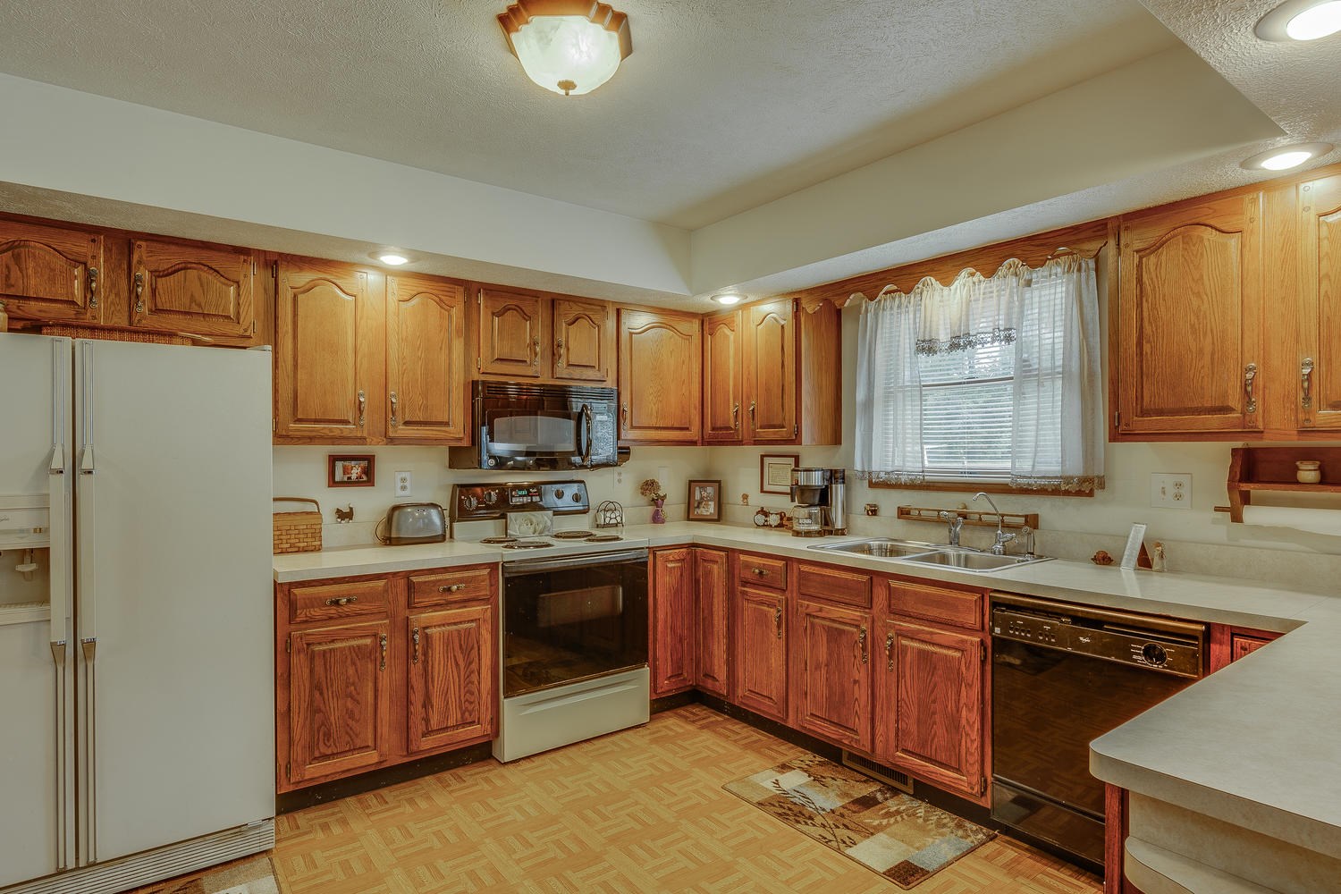 50932 Mayflower Road South Bend, IN 46628 - Photo 7 of 33