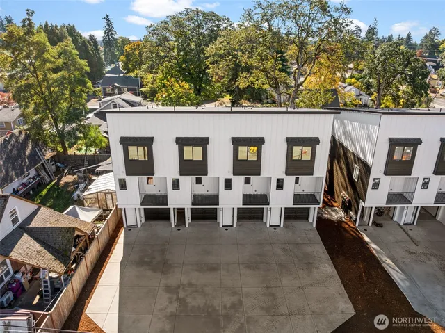 $1,200,000 | 309 118th Street South, Unit 3, Tacoma, WA 98444