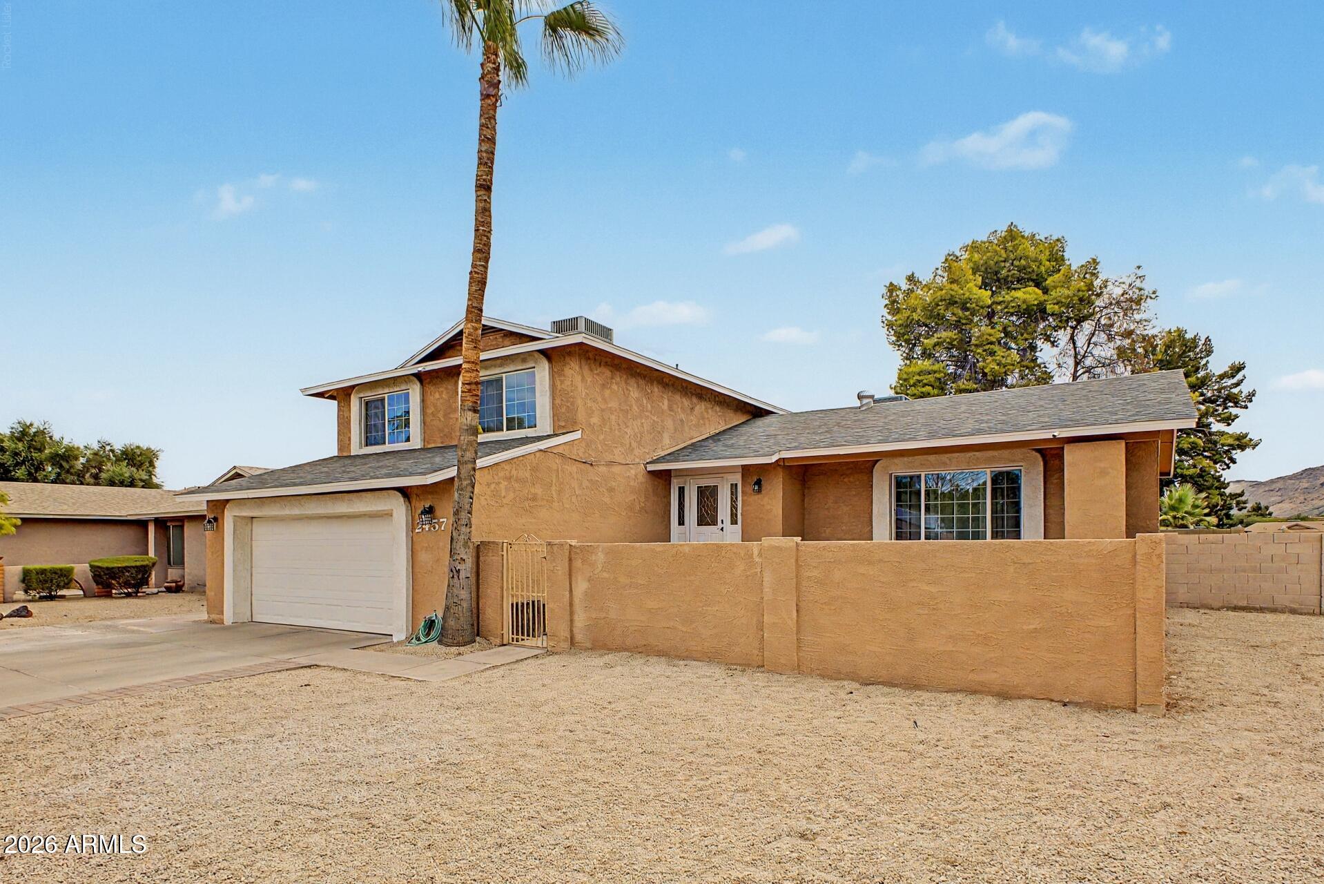 2457 West Redfield Road Phoenix, AZ 85023 - Photo 6 of 42 6 - Redfield