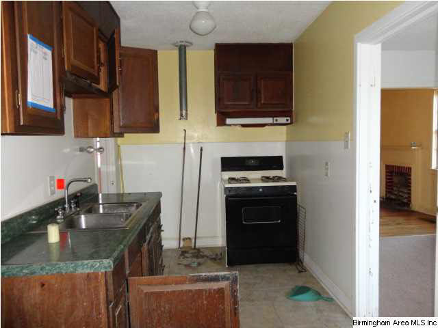 116 14th Court West Birmingham, AL 35204 - Photo 3 of 10