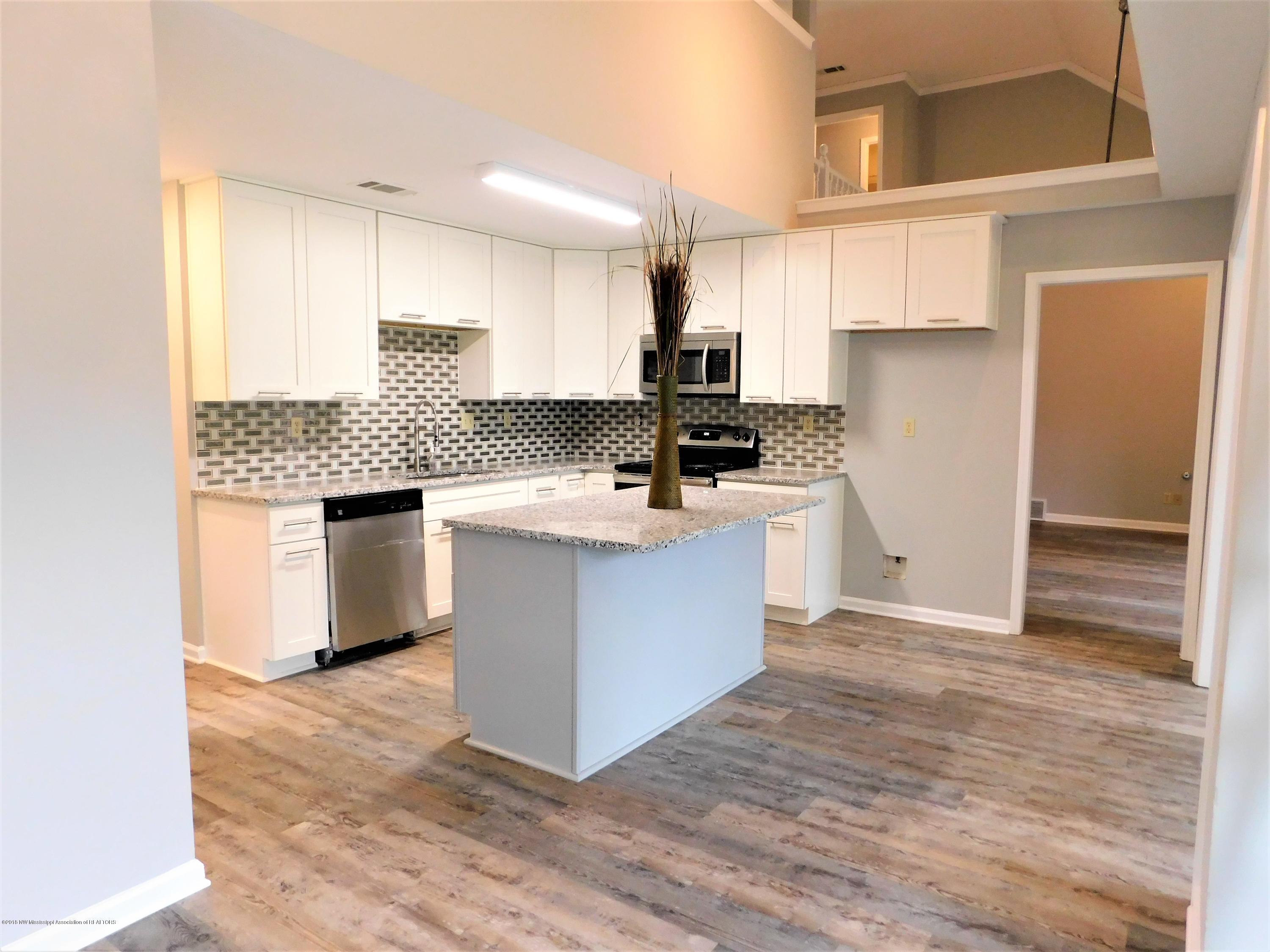5898 Sparrow Run Olive Branch, MS 38654 - Photo 13 of 39 kitchen