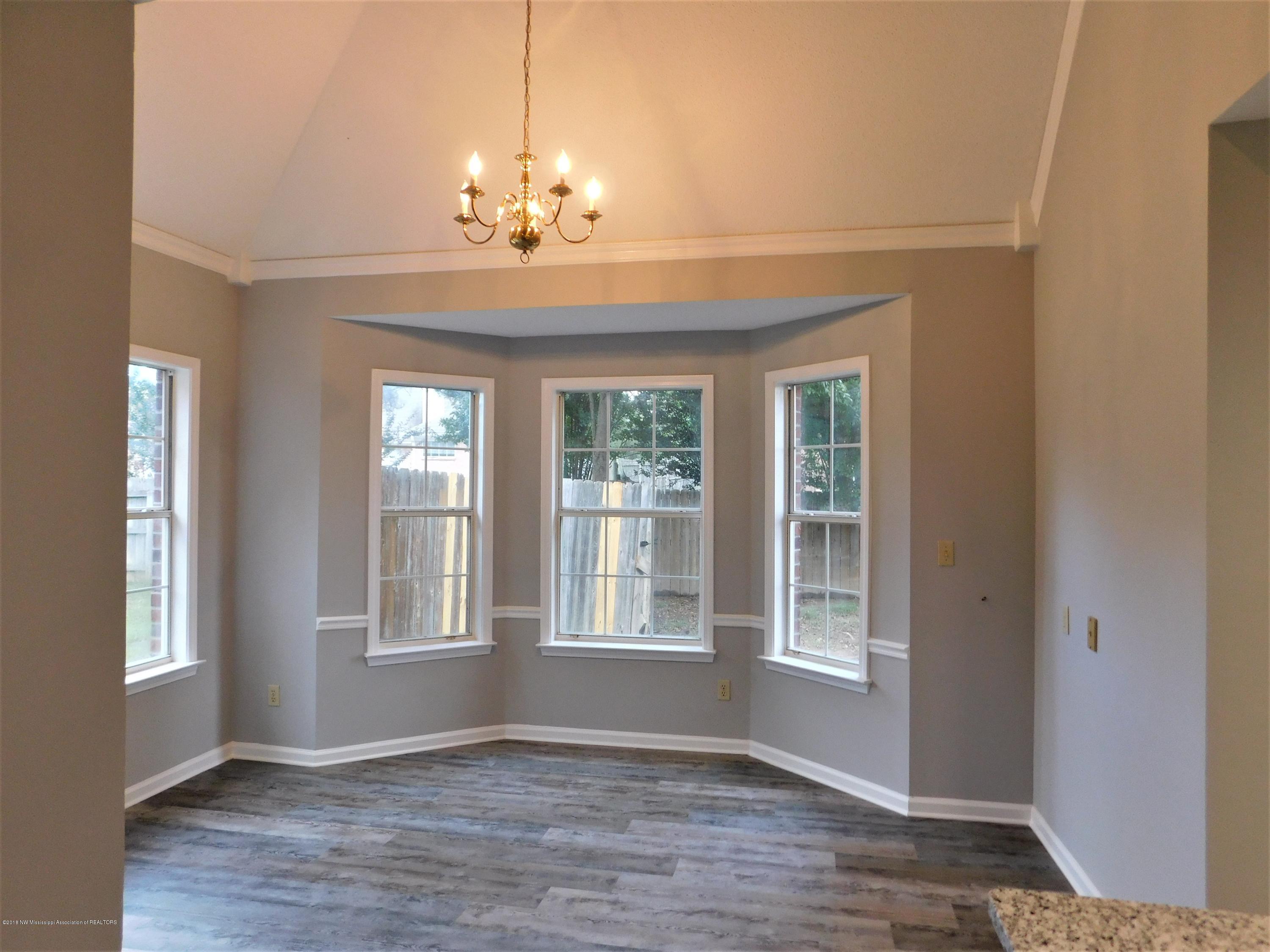 5898 Sparrow Run Olive Branch, MS 38654 - Photo 19 of 39 breakfast room