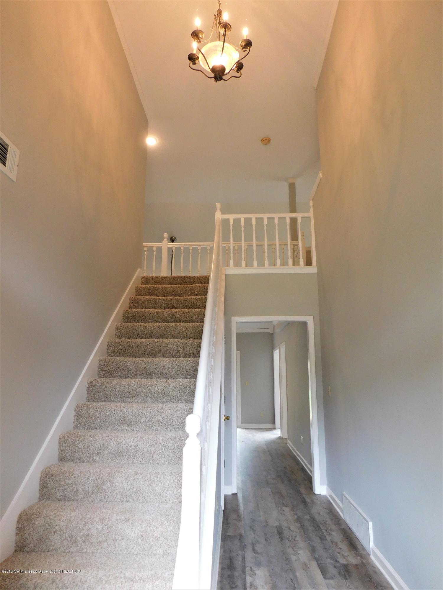 5898 Sparrow Run Olive Branch, MS 38654 - Photo 8 of 39 foyer