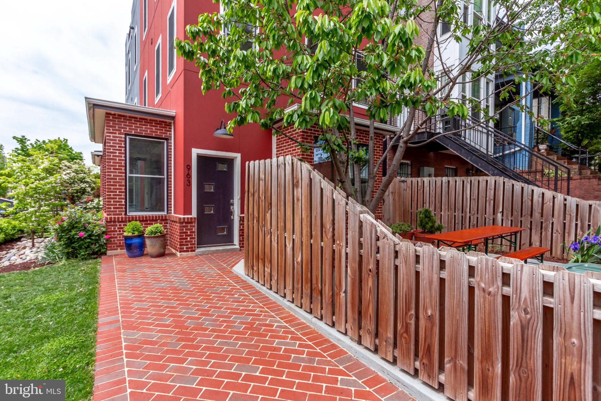 963 14th Street Southeast, Unit 1 Washington, DC 20003 - Photo 5 of 83