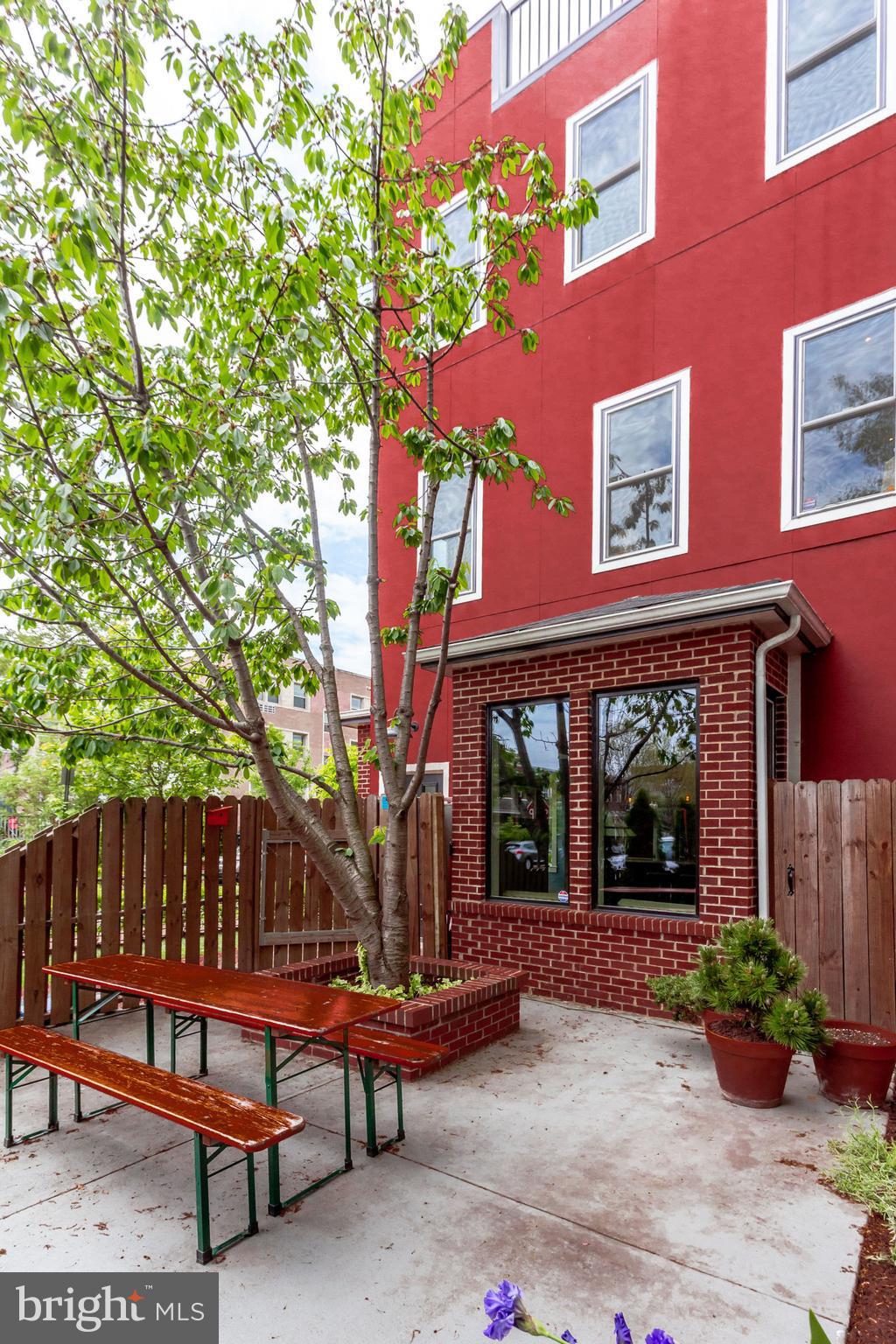 963 14th Street Southeast, Unit 1 Washington, DC 20003 - Photo 6 of 83