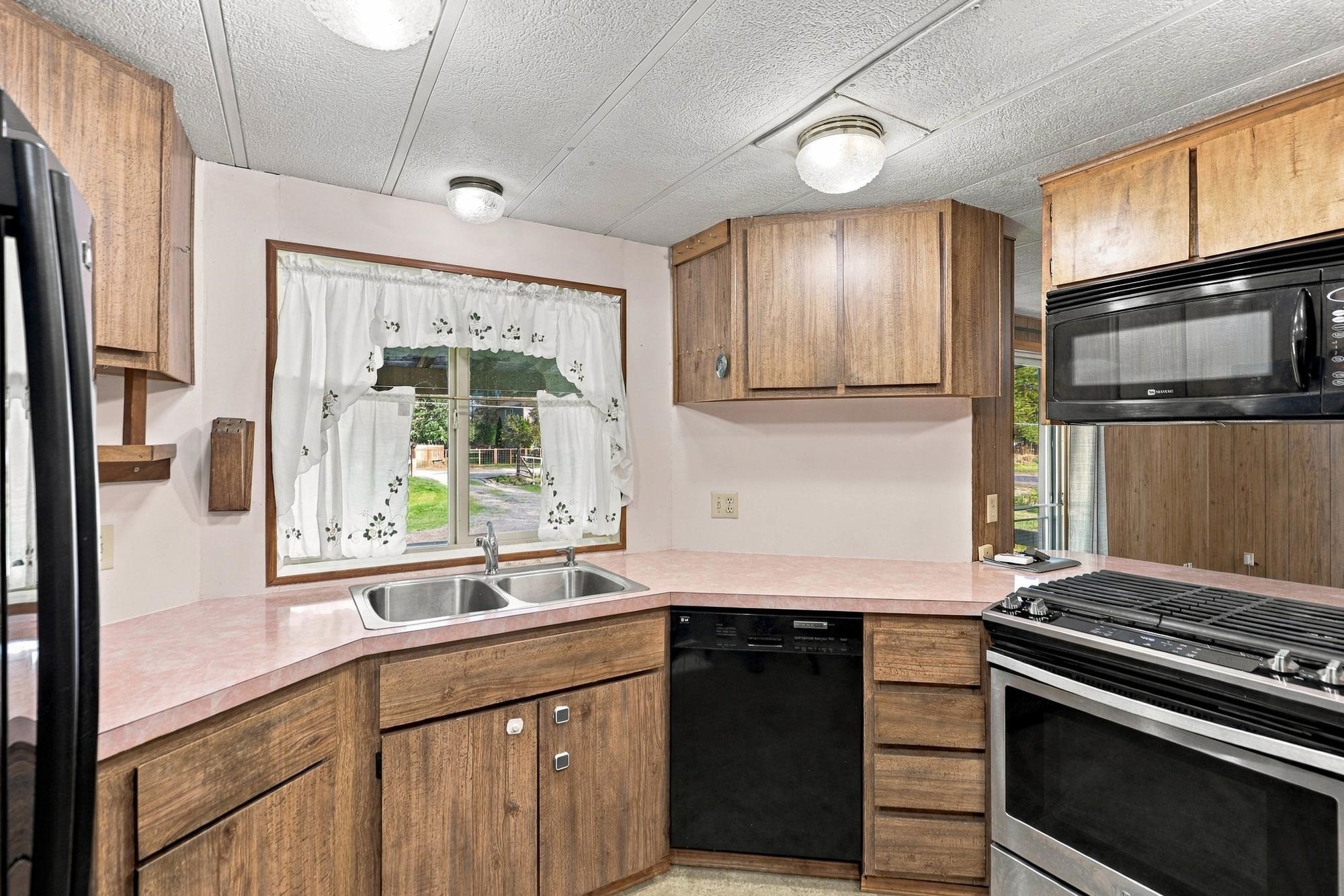 21221 North Myrtle Road Colbert, WA 99005 - Photo 14 of 42 Gallery Image 14
