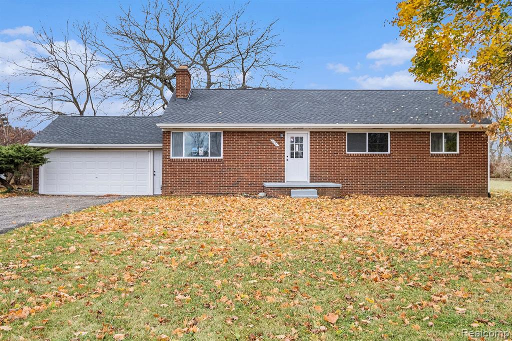7033 Beecher Road Flint, MI 48532 - Photo 3 of 30
