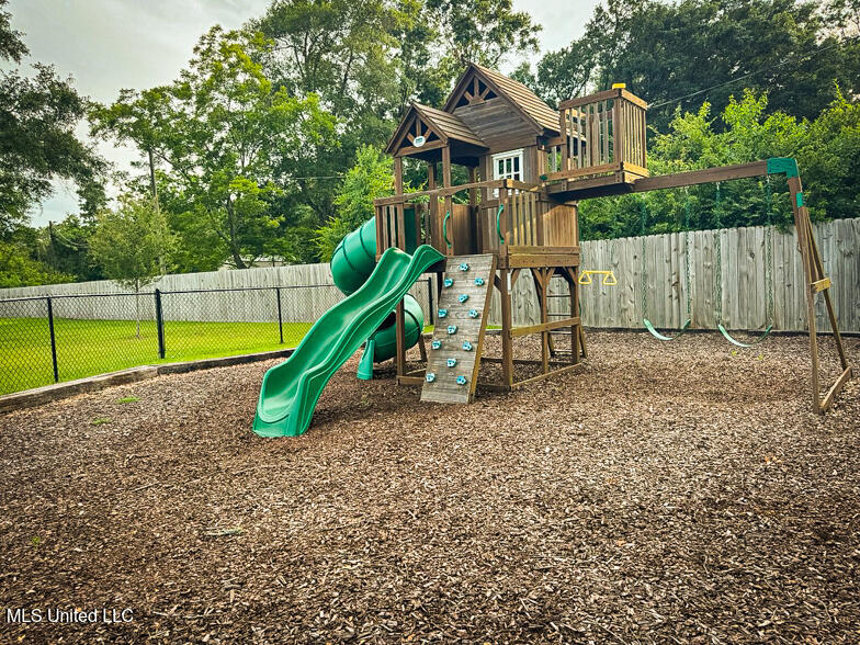 10166 Patrick Drive Gulfport, MS 39503 - Photo 41 of 44 DB112242-8D1B-4C5F-BF8D-EE9AB16268EC_1_1