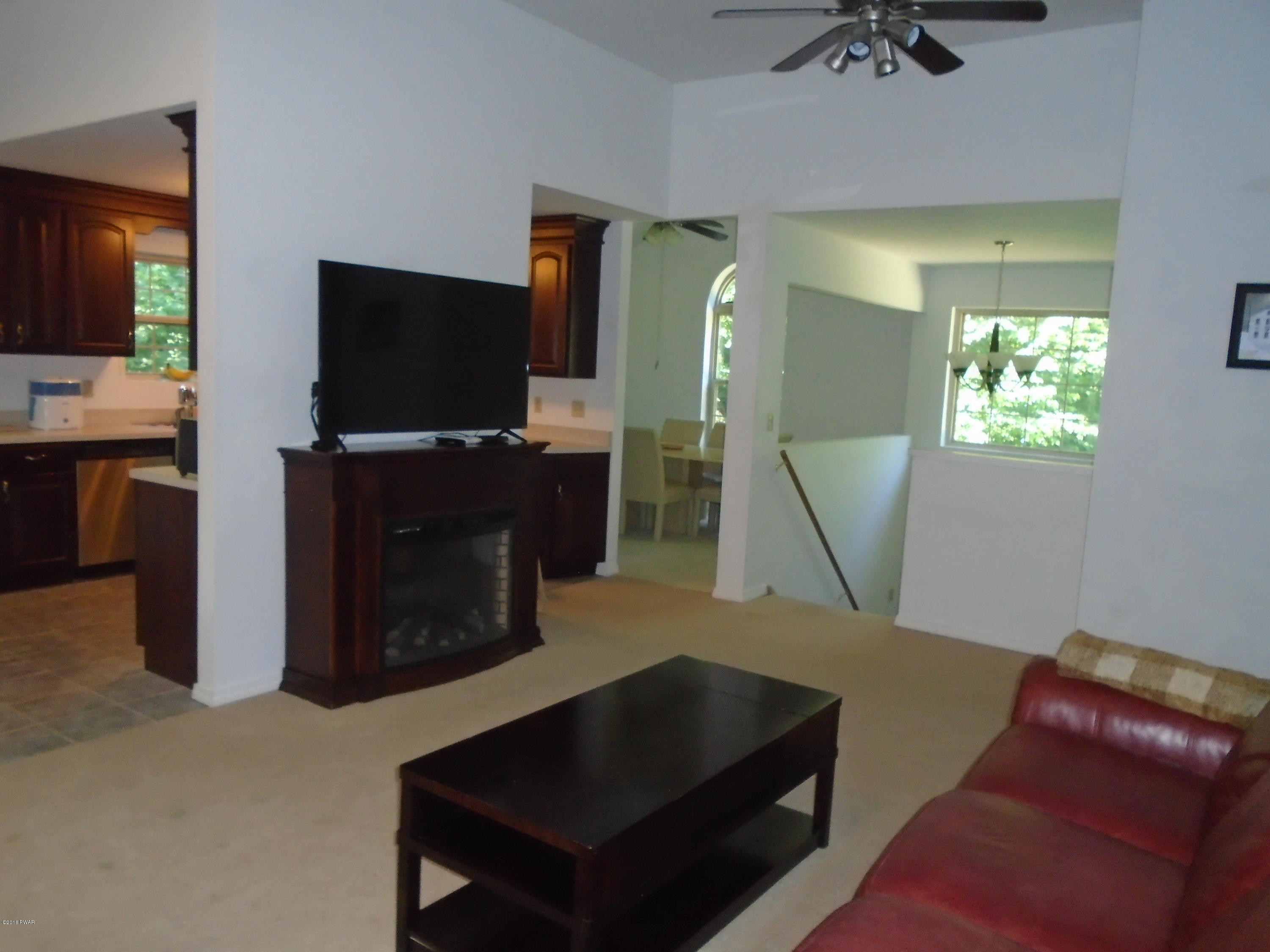 189 Pedersen Ridge Road Milford, PA 18337 - Photo 7 of 58