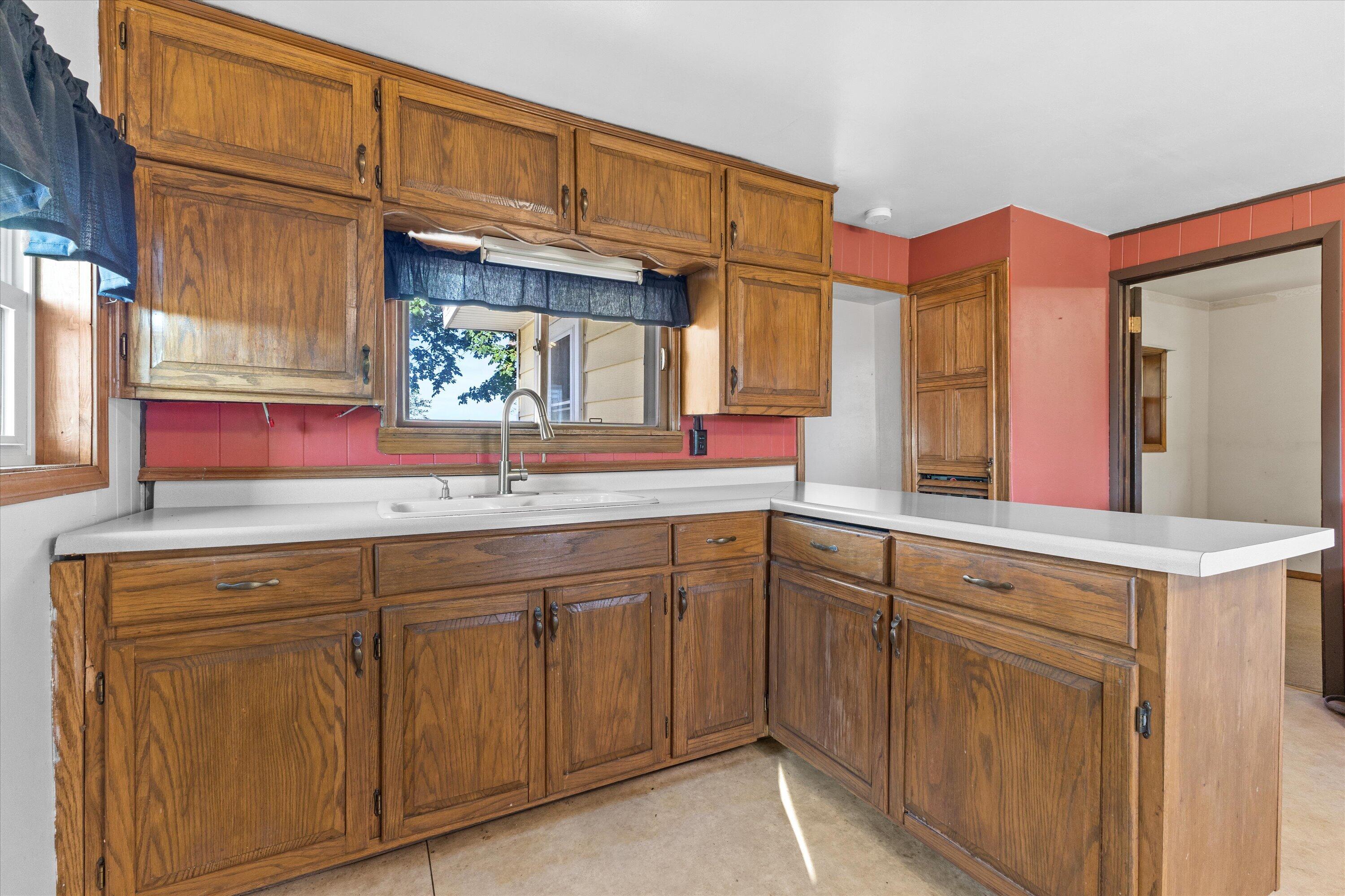 8012 Fox River Road Waterford, WI 53185 - Photo 18 of 26 Kitchen