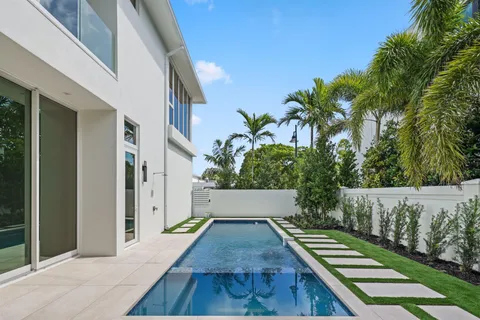 $4,750,000 | 320 Grove Place, Delray Beach, FL 33444