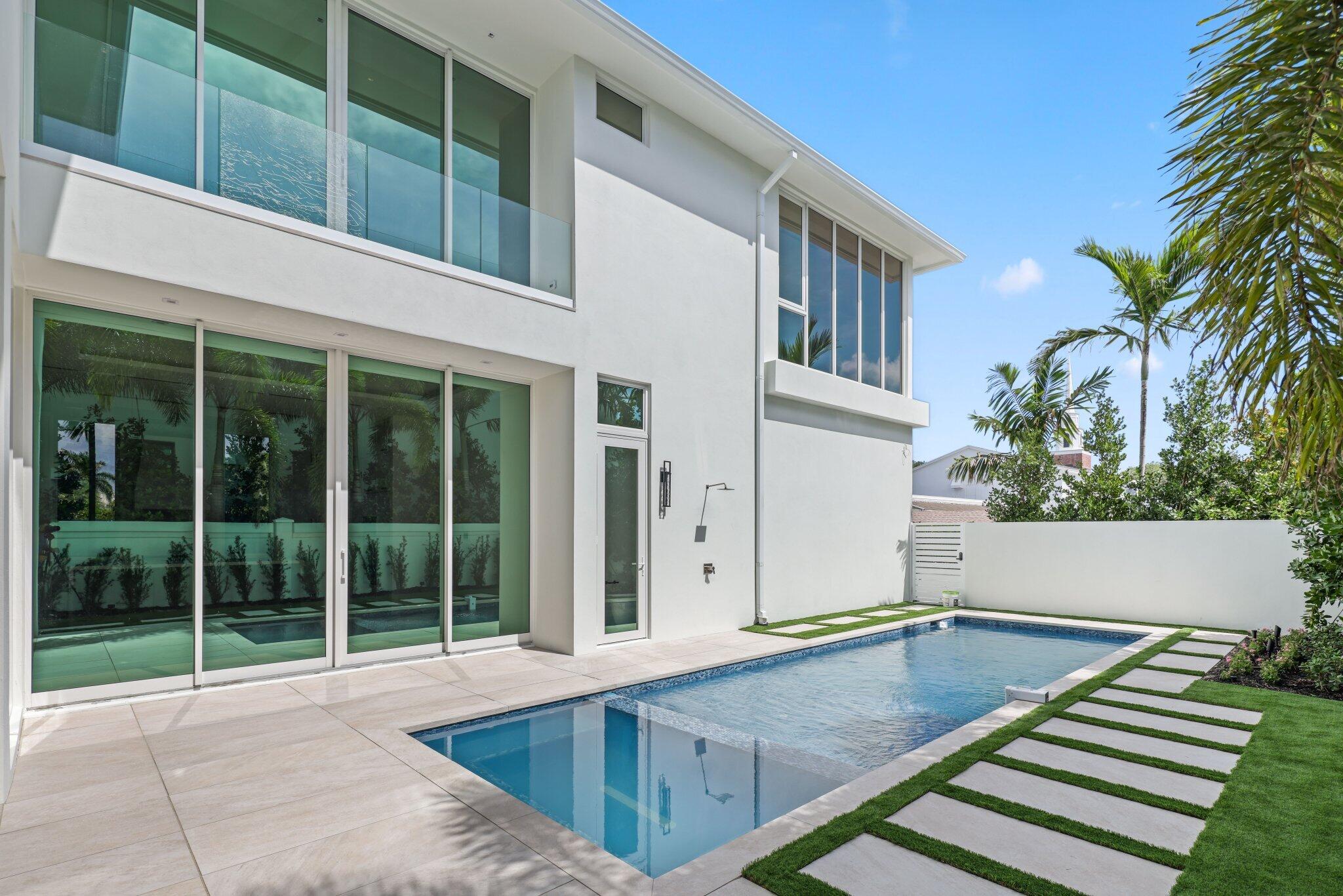 320 Grove Place Delray Beach, FL 33444 - Photo 23 of 83 Pool