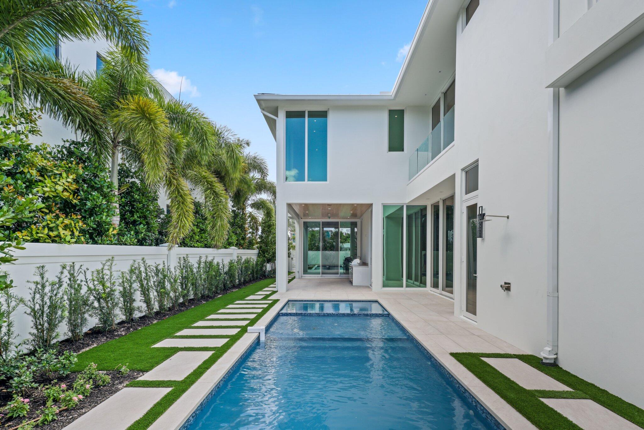 320 Grove Place Delray Beach, FL 33444 - Photo 25 of 83 Pool