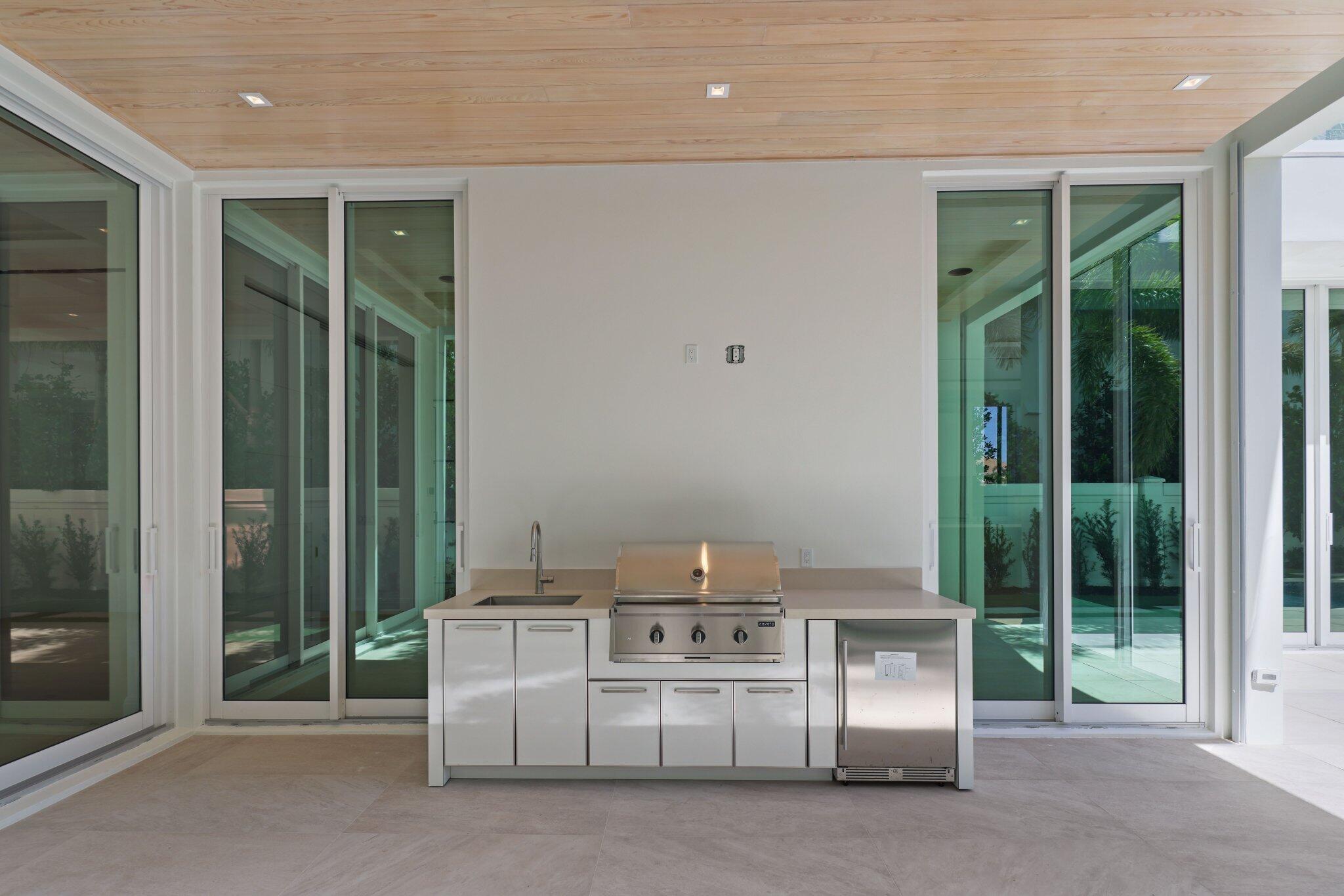 320 Grove Place Delray Beach, FL 33444 - Photo 28 of 83 Summer Kitchen