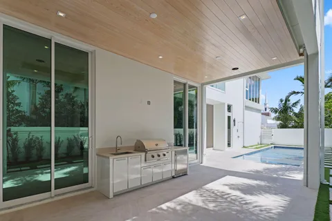 $4,750,000 | 320 Grove Place, Delray Beach, FL 33444