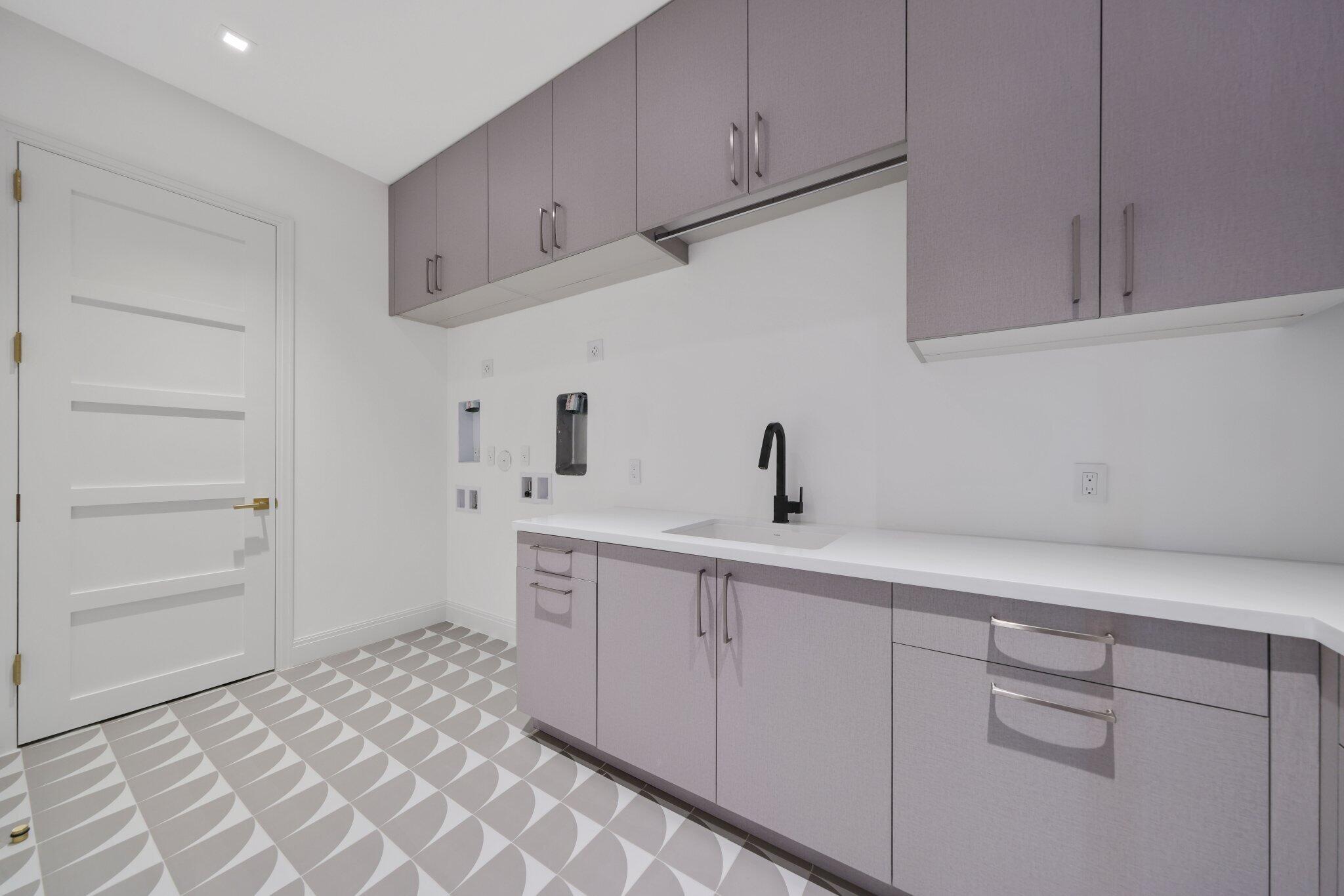 320 Grove Place Delray Beach, FL 33444 - Photo 41 of 83 laundry