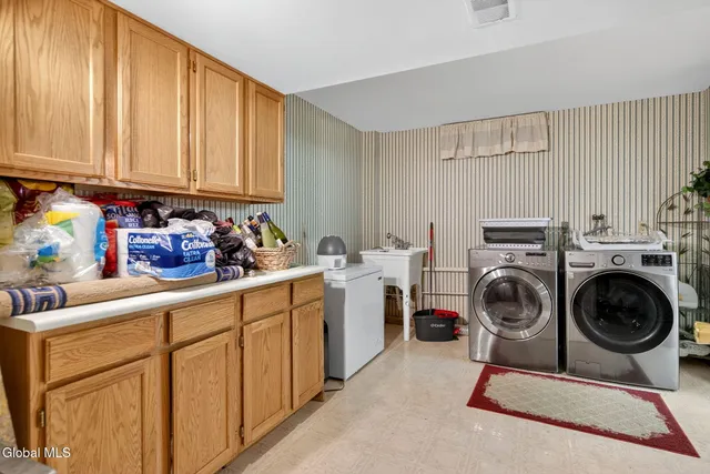 $540,000 | 53 Sonat Road, Clifton Park, NY 12065