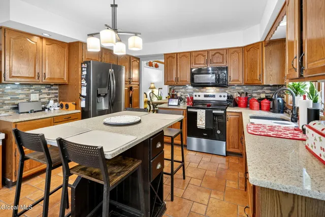 $540,000 | 53 Sonat Road, Clifton Park, NY 12065