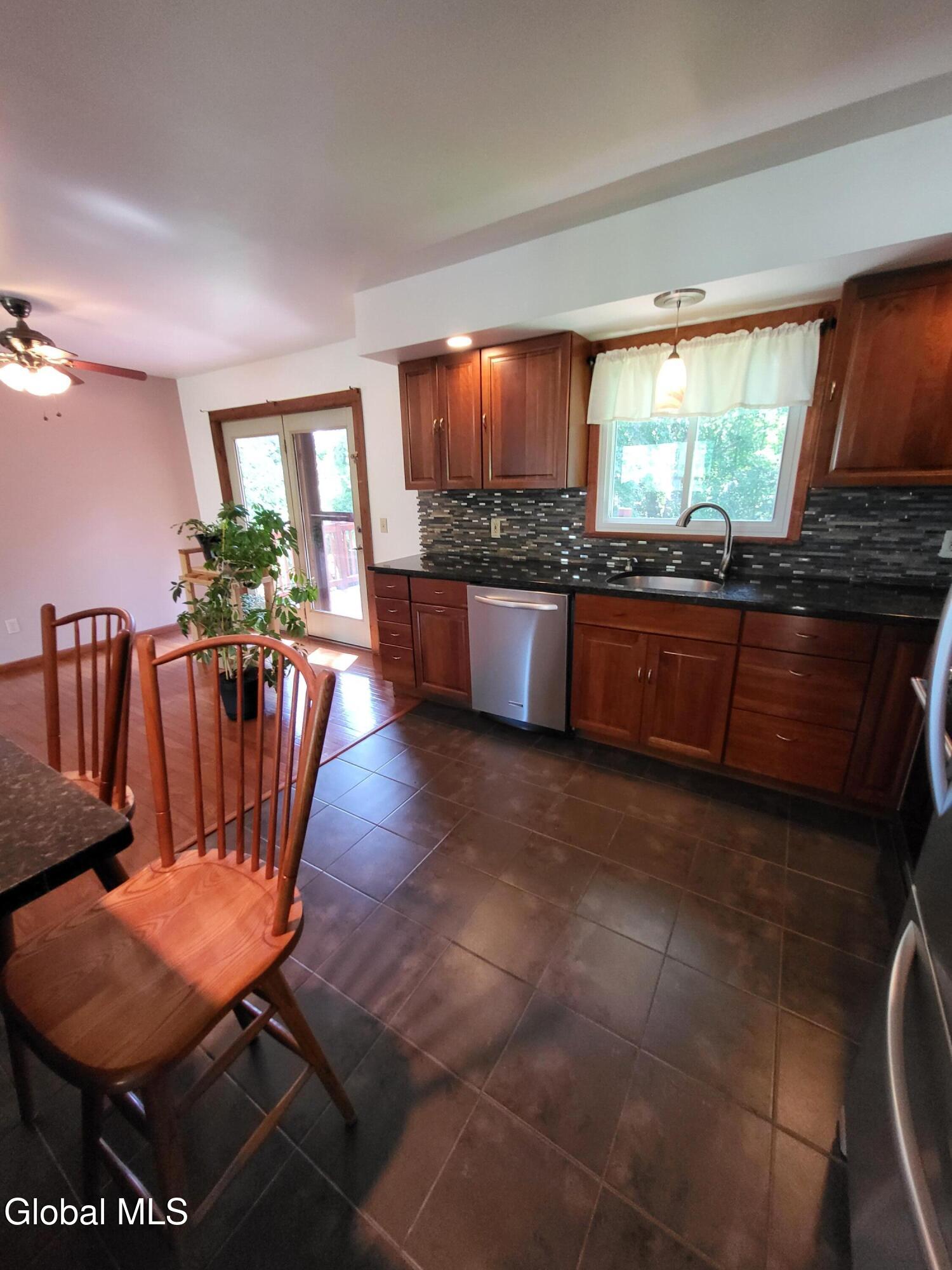 1 Forest Road Ballston, NY 12027 - Photo 7 of 65 1000039033