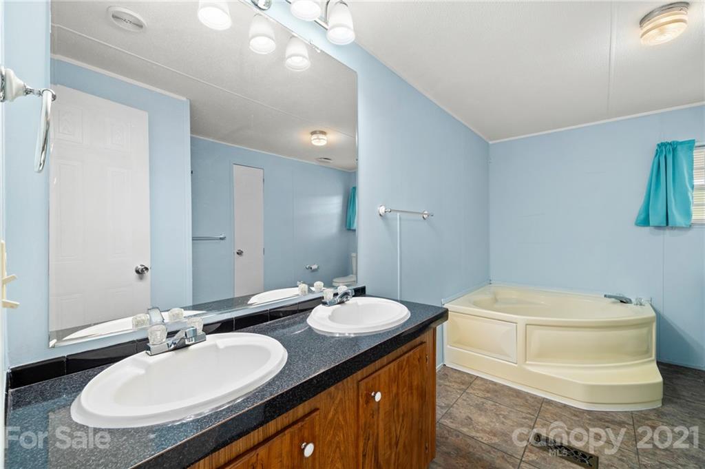 180 Austin Road Clyde, NC 28721 - Photo 12 of 24