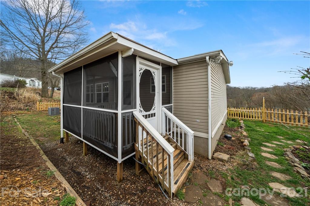 180 Austin Road Clyde, NC 28721 - Photo 17 of 24
