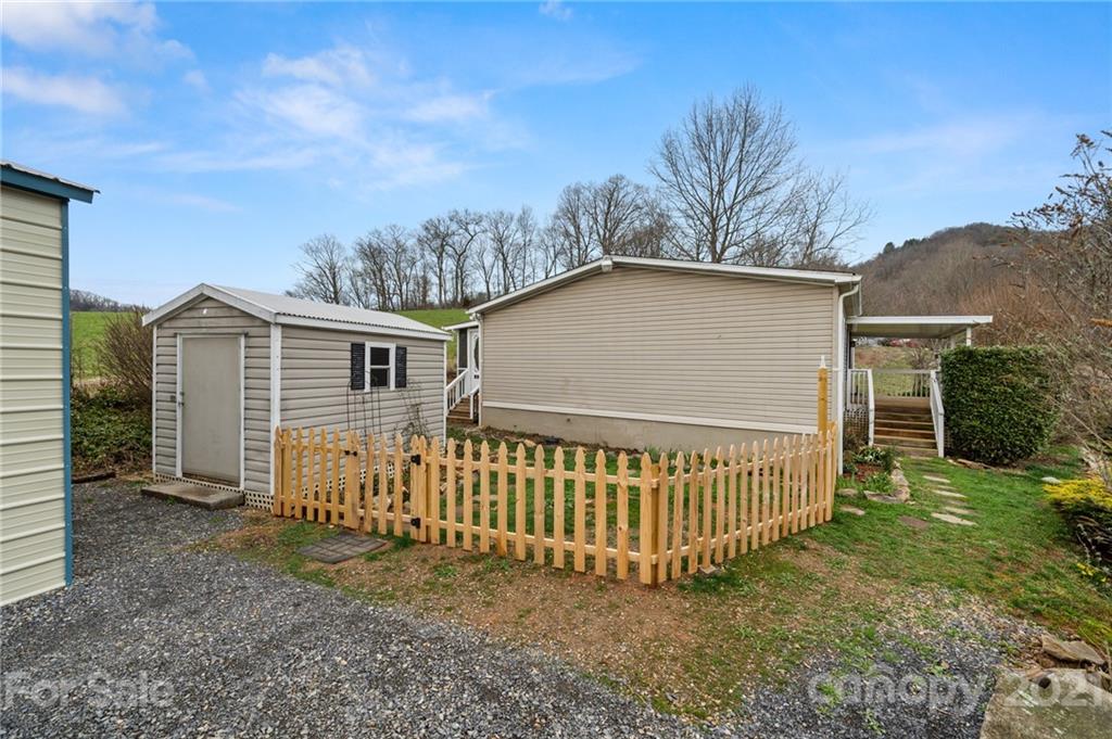 180 Austin Road Clyde, NC 28721 - Photo 19 of 24