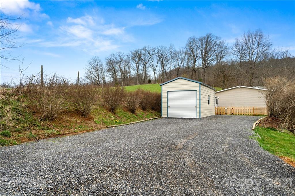 180 Austin Road Clyde, NC 28721 - Photo 22 of 24