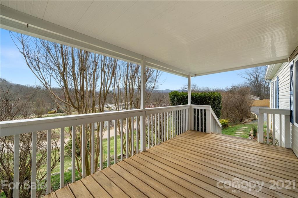 180 Austin Road Clyde, NC 28721 - Photo 4 of 24