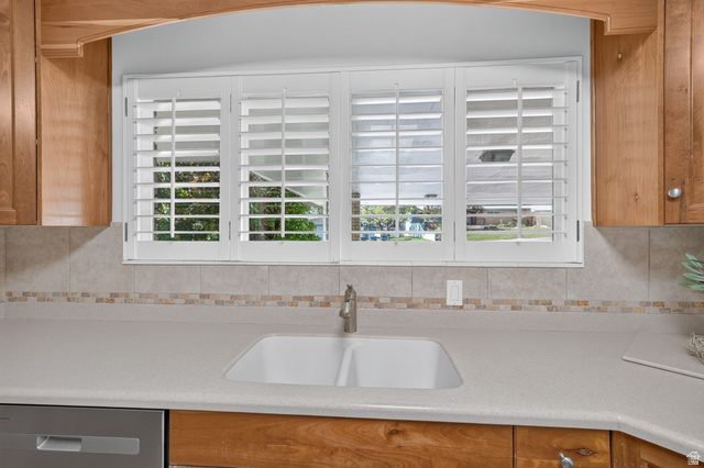3298 Cherokee Lane Provo, UT 84604 - Photo 13 of 44 Gallery Image 13