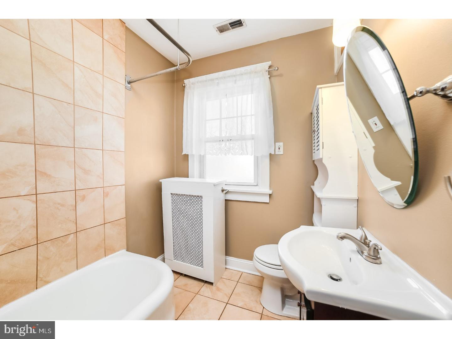 124 Sycamore Road Havertown, PA 19083 - Photo 11 of 25