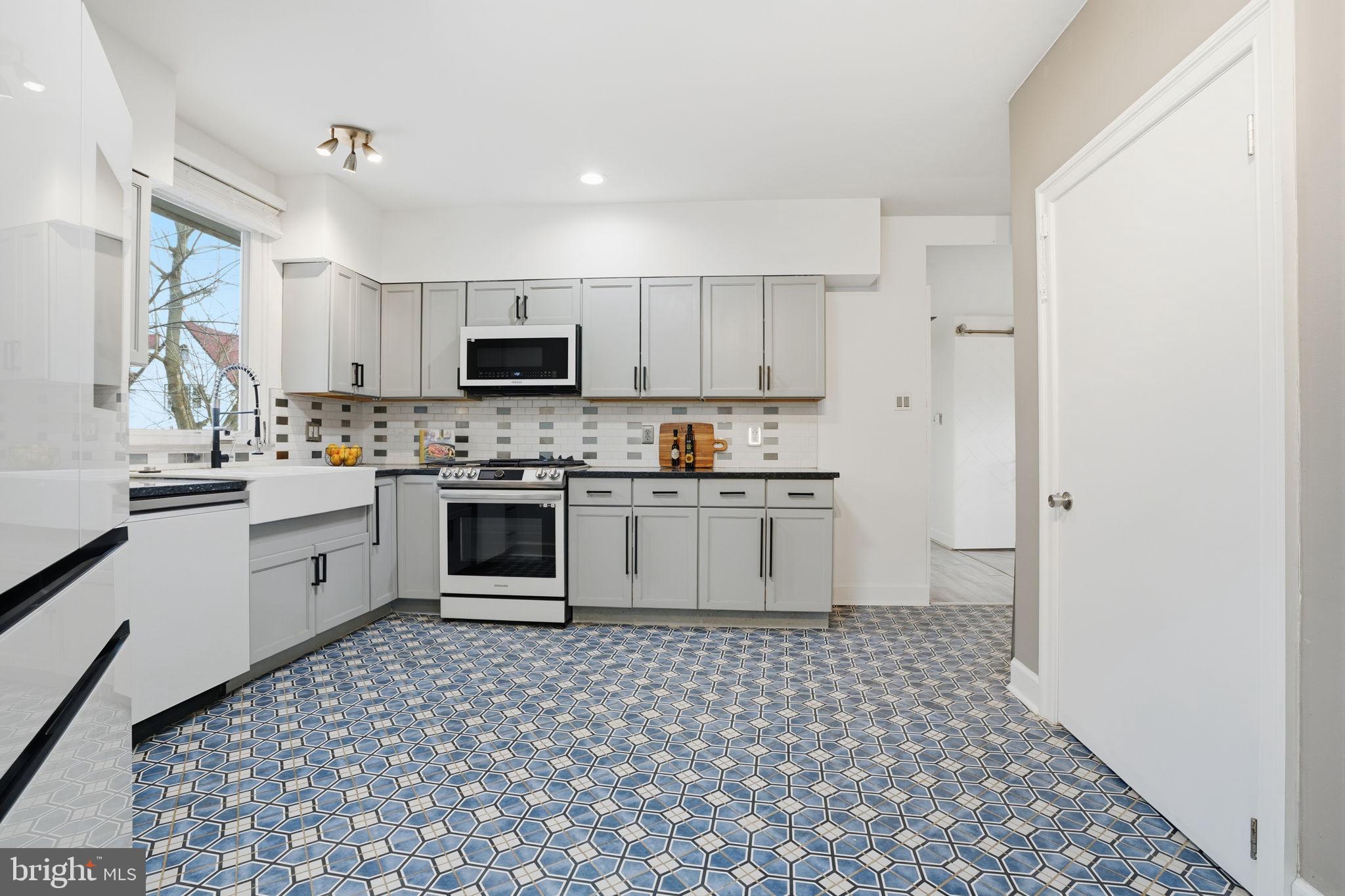 8205 Westminster Road Elkins Park, PA 19027 - Photo 15 of 44