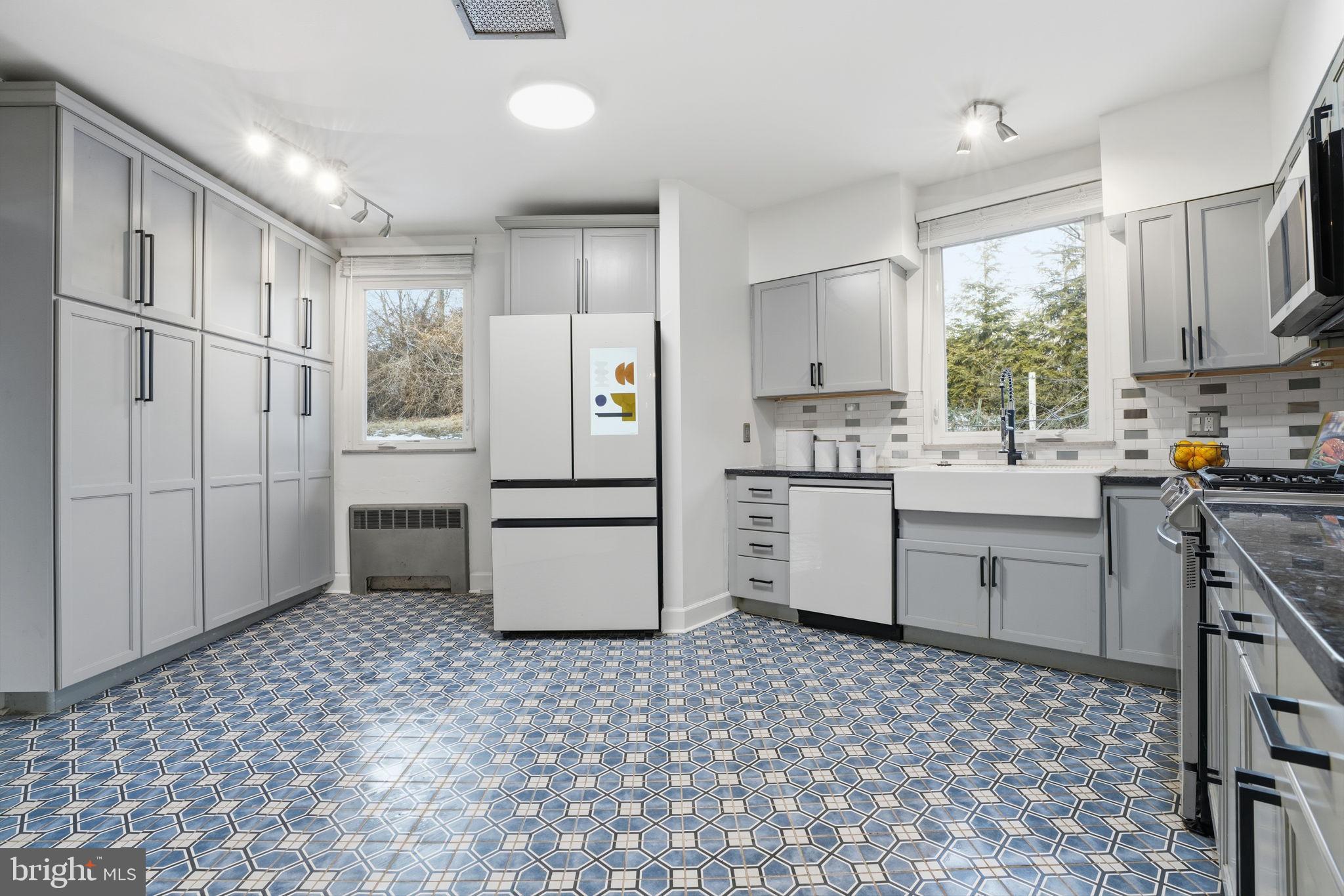 8205 Westminster Road Elkins Park, PA 19027 - Photo 16 of 44