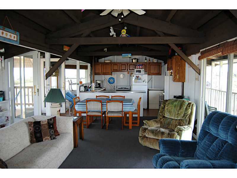 480 Old Town Road Block Island, RI 02807 - Photo 16 of 16 Living Room.