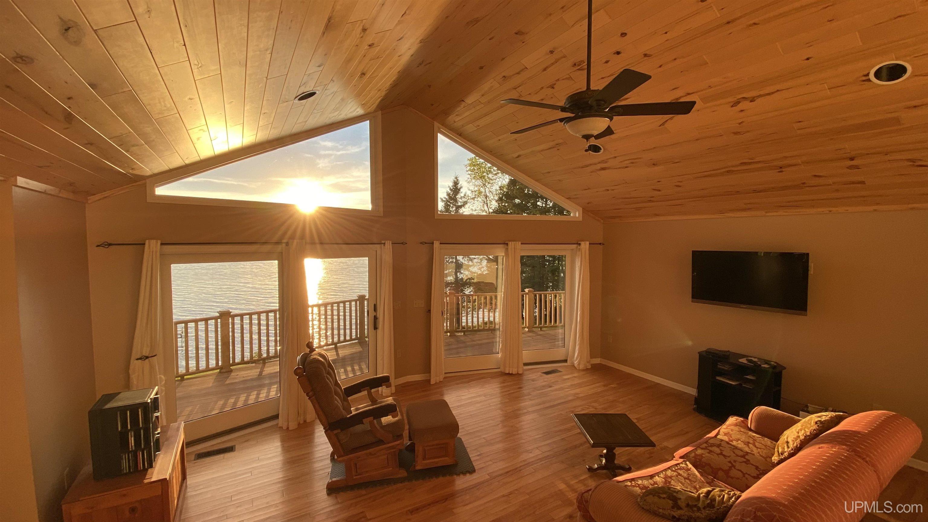 10247 East Shore Road Marenisco, MI 49947 - Photo 2 of 21 Gallery Image 2