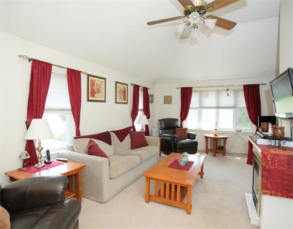 78 Indian Road Waltham, MA 02451 - Photo 3 of 13 Gallery Image 3