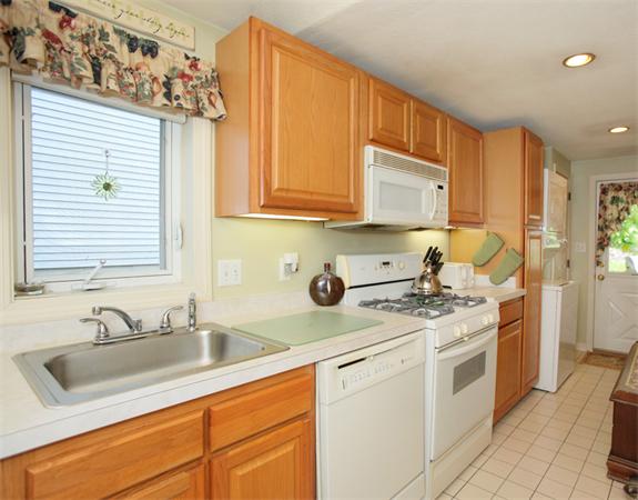 78 Indian Road Waltham, MA 02451 - Photo 7 of 13 Gallery Image 7
