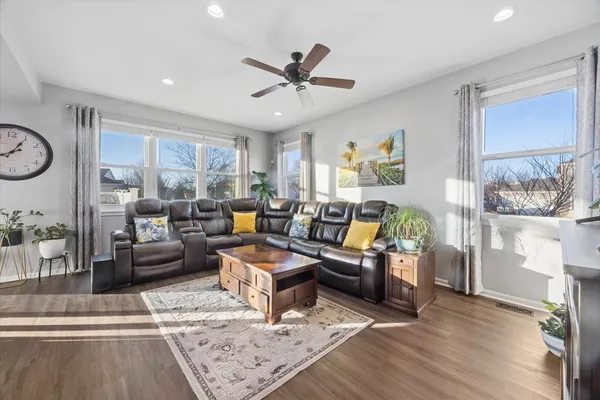 $489,000 | 1880 Bluestem Circle, Aurora, IL 60504