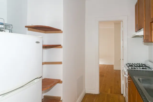 $1,977 | 441 West Melrose Street, Unit 3B, Chicago, IL 60657